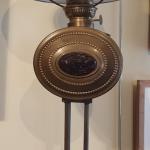  mosiądz dekorowany bursztynem,wys.całk.80cm,lampa kolekcjonerska.